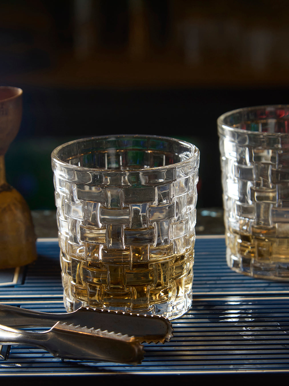 Perfect serve whiskey glass clear whiskey bar glass whiskey premium glass whiskey serving glass Perfect serve whiskey glass thick base