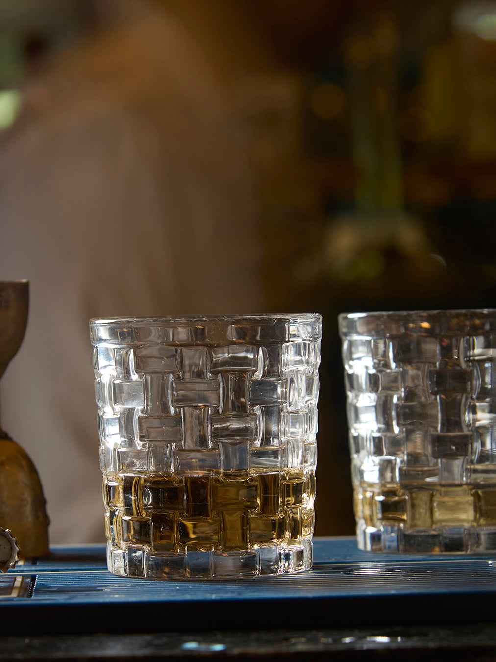 Perfect serve whiskey glass clear whiskey bar glass whiskey premium glass whiskey serving glass Perfect serve whiskey glass thick base