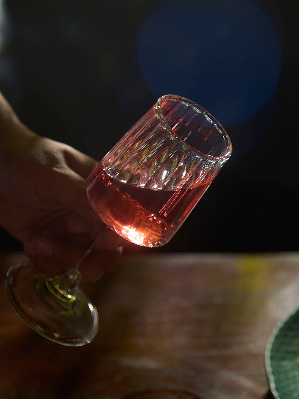 Drifted line fluted wine glass elegant textured stemware Fluted wine glass with drifted line design premium stemware the glass couture collection