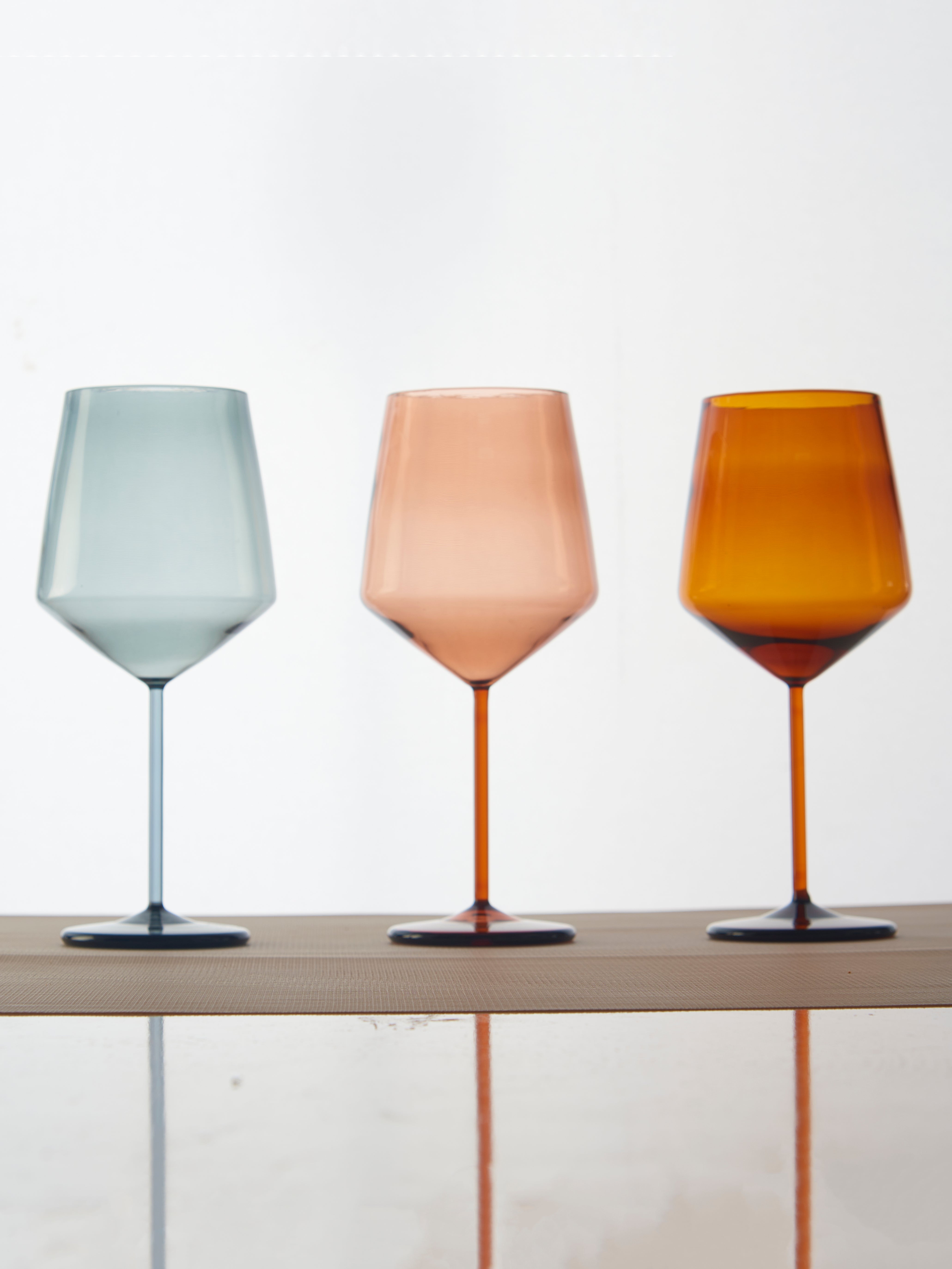 Coloured tube wine glass modern designer stemware Tube style coloured wine glass premium designer drinkware the glass couture collection