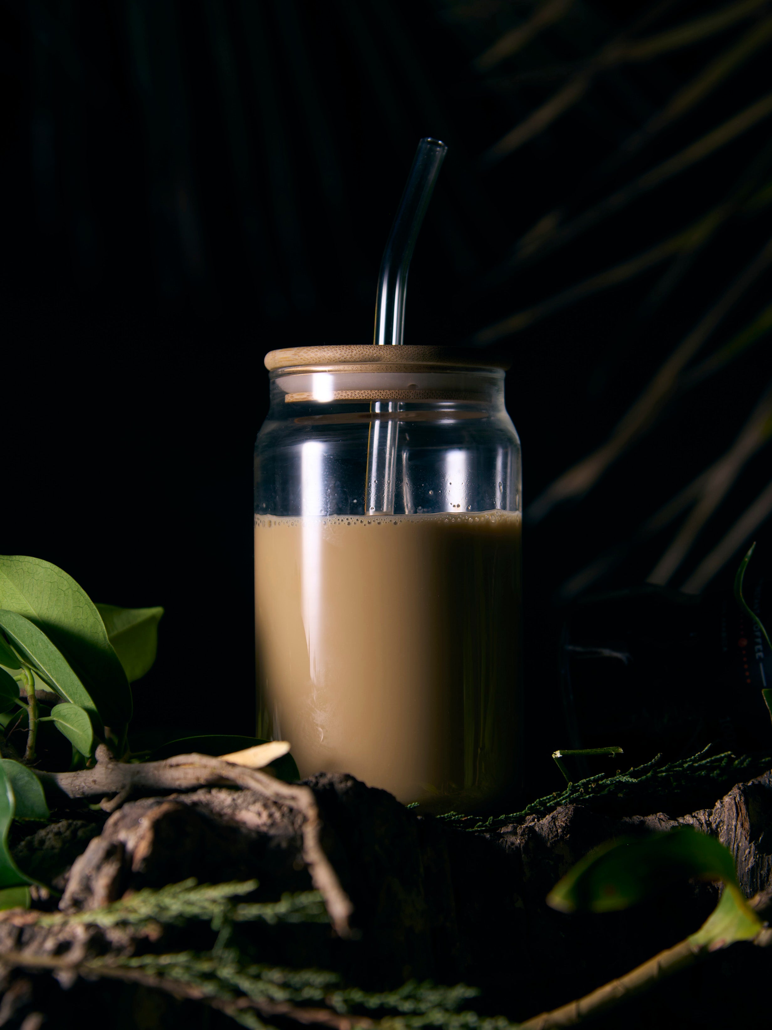 Can sipper glass with lid and straw reusable drinking glass for iced coffee juice smoothies and cold beverages Can sipper glass with lid and straw reusable drinkware