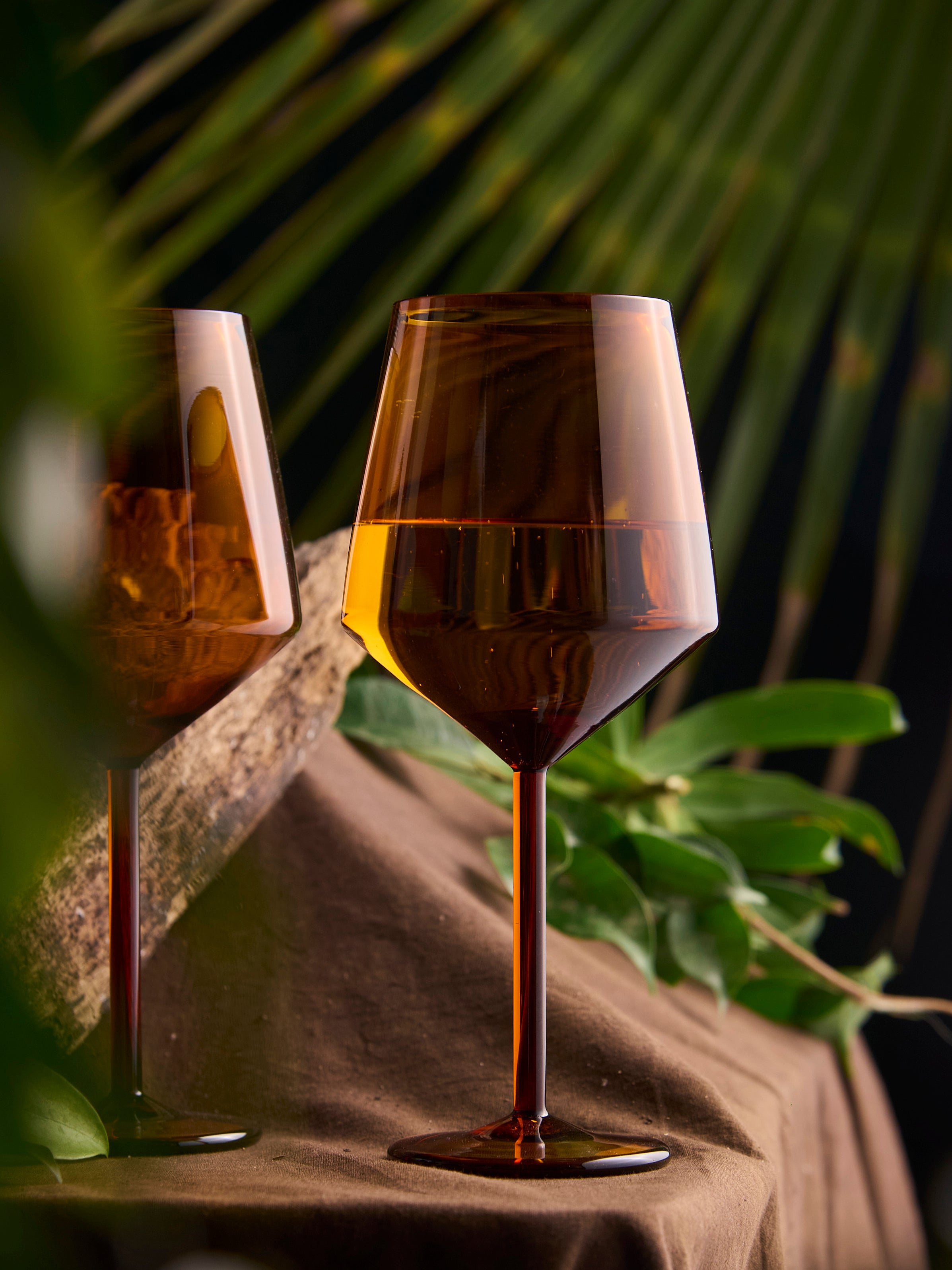 Coloured tube wine glass modern designer stemware Tube style coloured wine glass premium designer drinkware the glass couture collection