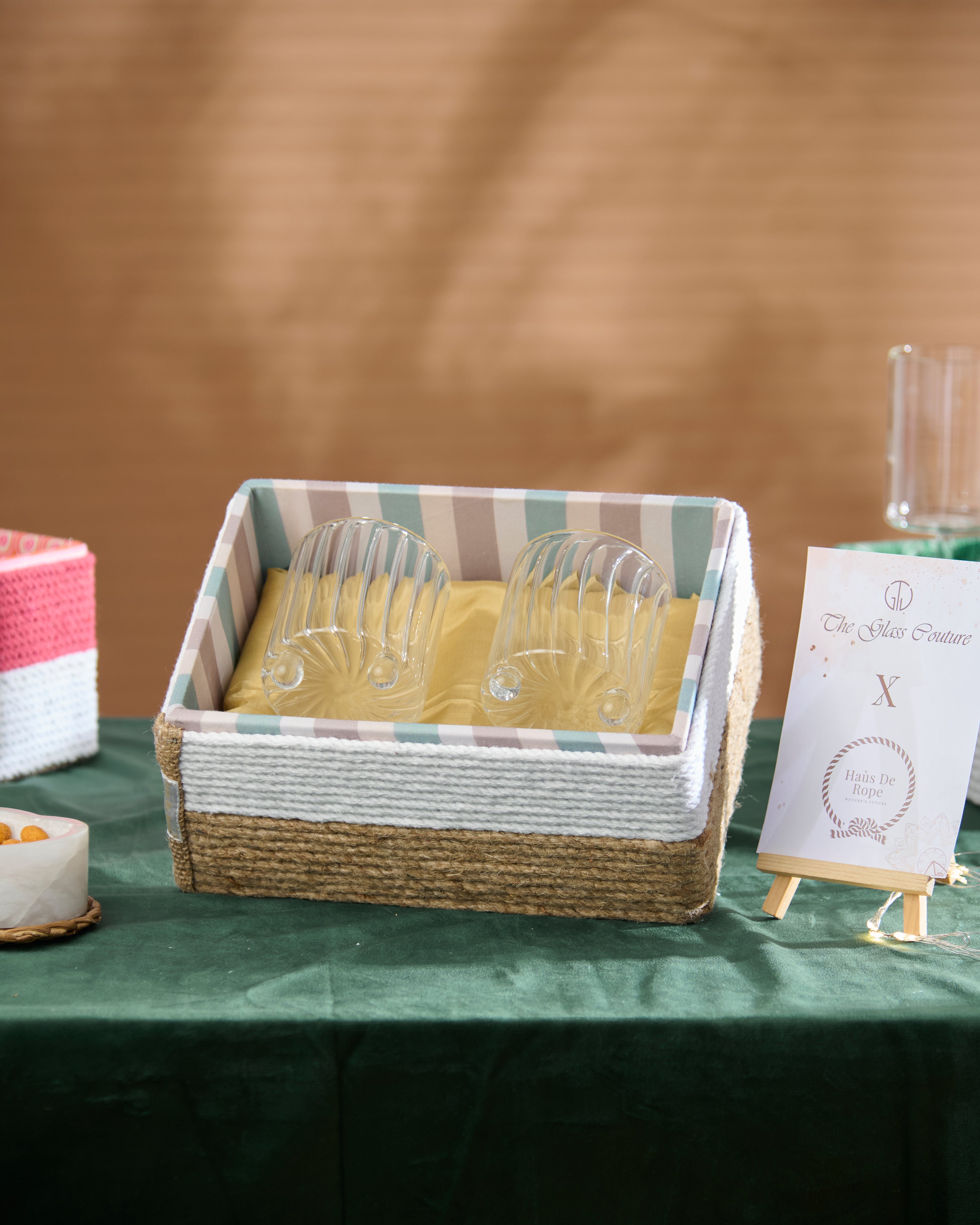 Illusions designer whiskey glass premium glass with gift box Illusions designer whiskey glass luxury barware gift set Illusions designer whiskey glass close up artistic design